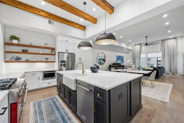 513 Memorial Heights Drive, Houston, TX 77007