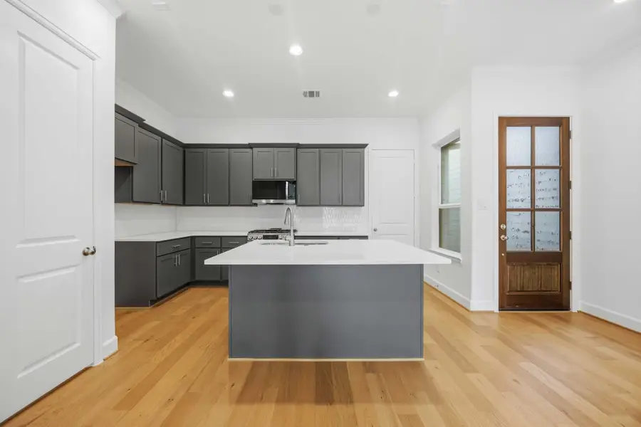 5527 Katy Freeway, Houston, TX 77007 - #2