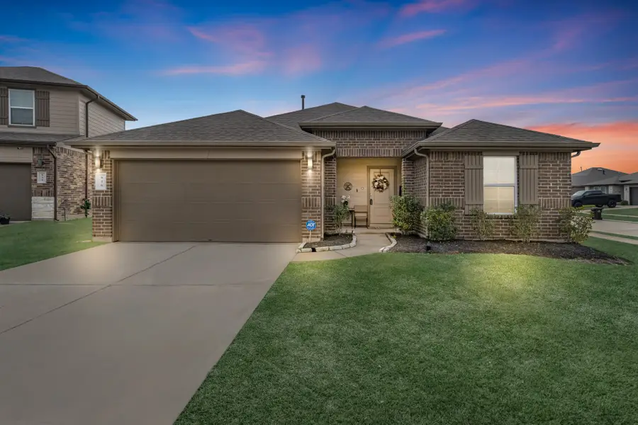 826 Green Clover Lane, Rosharon, TX 77583 - Image #2