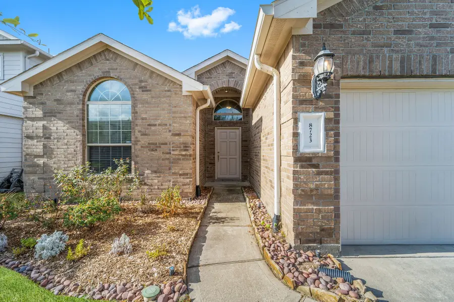 8723 Sunrise Canter Drive, Tomball, TX 77375 - Image #2