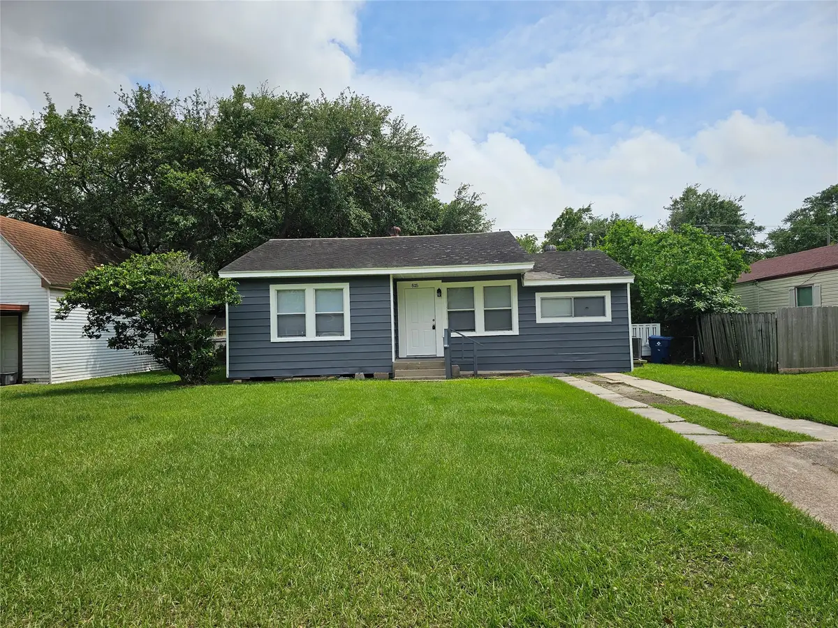 805 17th Avenue N, Texas City, TX 77590 - #1