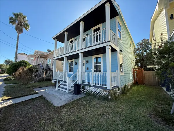 1213 32nd Street, Galveston, TX 77550