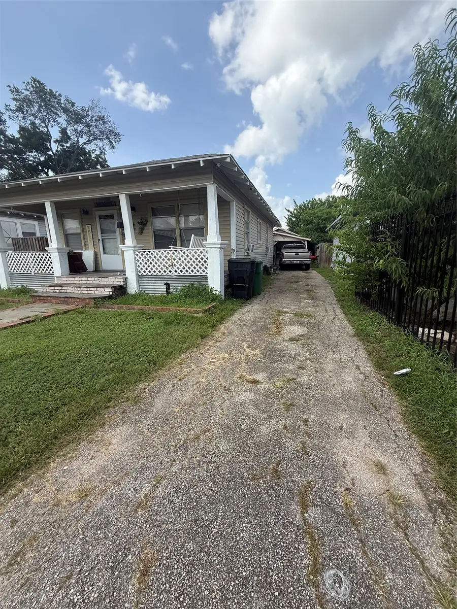 7635 Avenue C, Houston, TX 77012 - #2