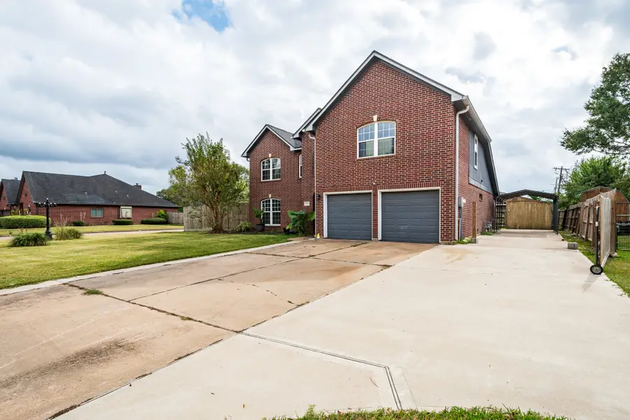 3401 Wood Fox Drive, Alvin, TX 77511 - Image #3