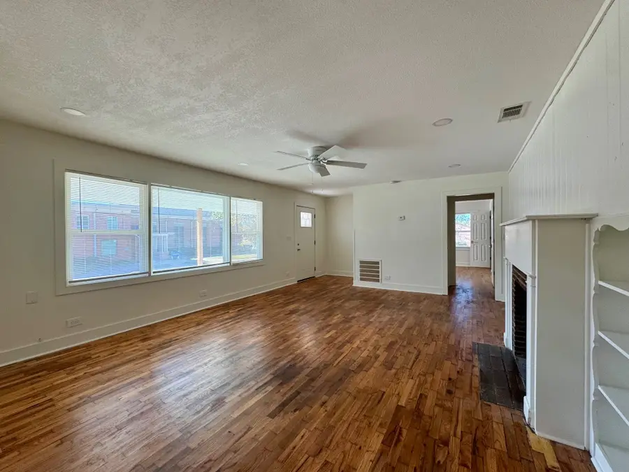 802&804 E Goliad Avenue, Crockett, TX 75835 - Image #3