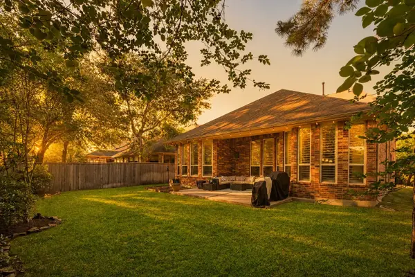 103 S Vershire Circle, Magnolia, TX 77354