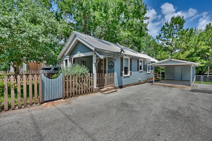 23 N Harris Street, Bellville, TX 77418 - #2