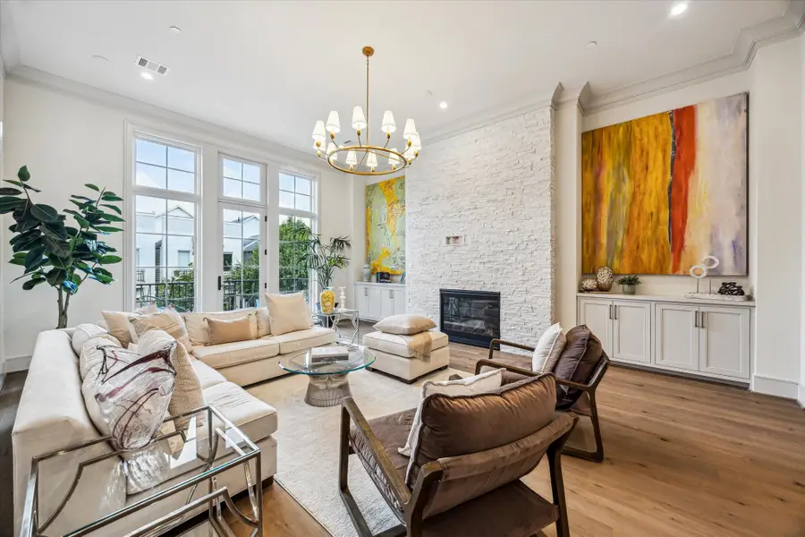 1215 W Pierce Street, Houston, TX 77019 - Image #2