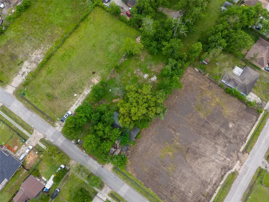 306 Walthall Drive, Houston, TX 77022 - #2