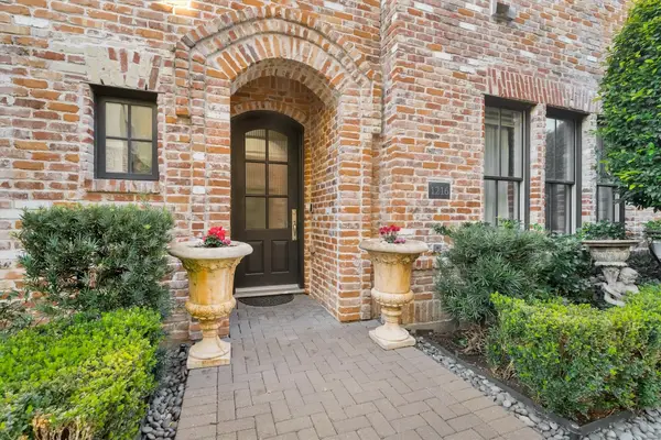 1216 Mosaico Lane, Houston, TX 77055