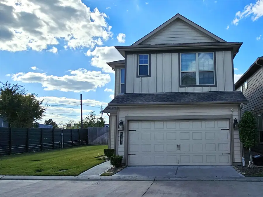 3234 Longleaf Meadows Drive, Houston, TX 77063 - Image #3