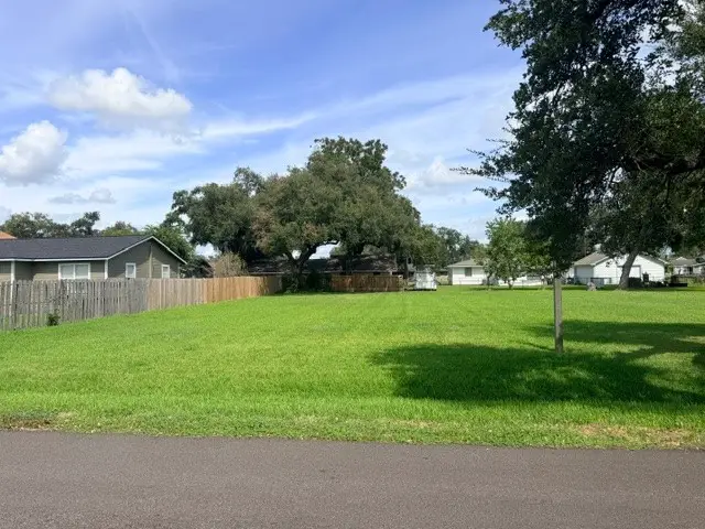 506 Hinken Street, Clute, TX 77531 - #1