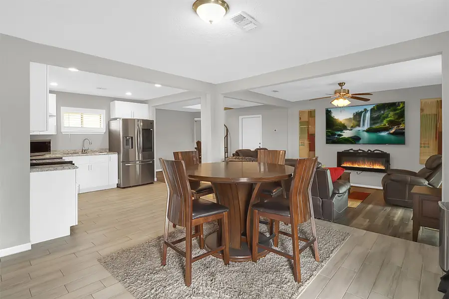 110 S 9th Street, Highlands, TX 77562 - #3