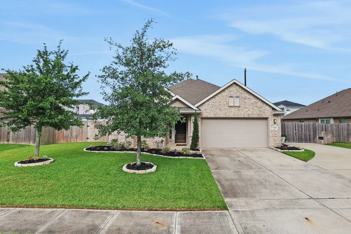 9211 Justin Way, Monterey Belvieu, TX 77523 - #1