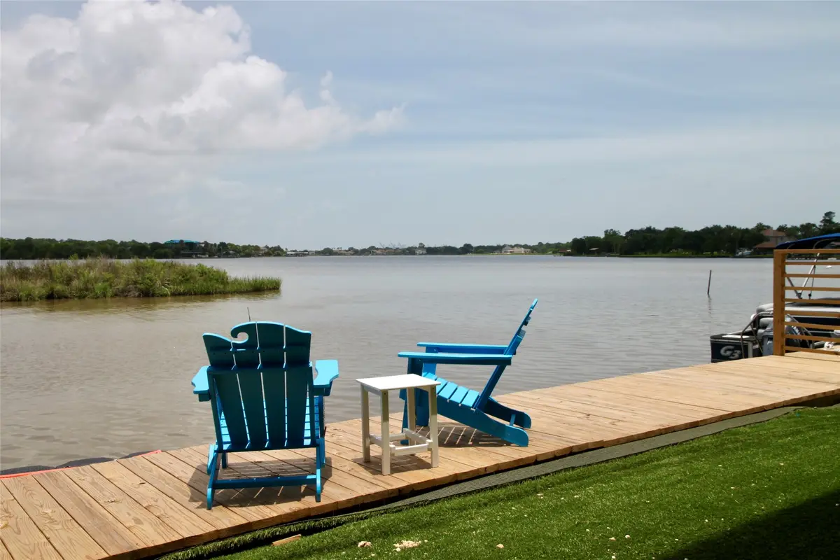 25 Cmdr Runco Lane, Taylor Lake Village, TX 77586 - #1