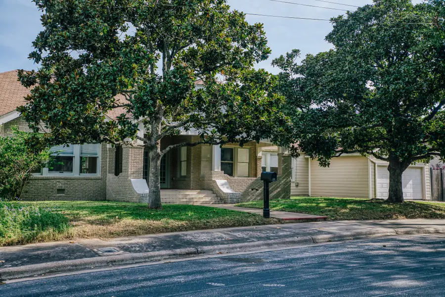 511 Crockett Street, Brenham, TX 77833 - #2