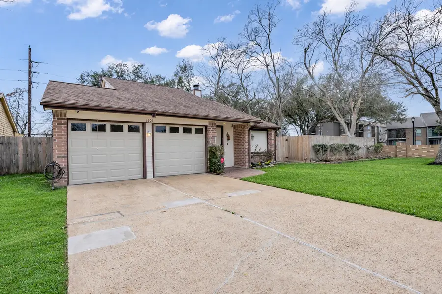 1806 Meadowlocke Lane, Sugar Land, TX 77478 - #3