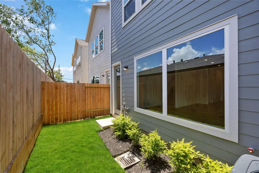 1530 W 34th Street, Houston, TX 77018 - #3
