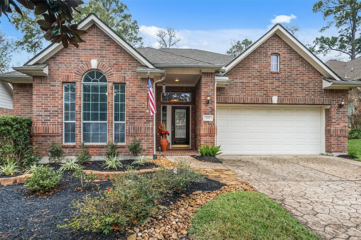 326 Creekwood W, Montgomery, TX 77356 - Image #1