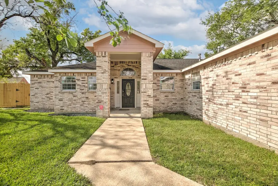 5418 Pershing Street, Houston, TX 77033 - #3