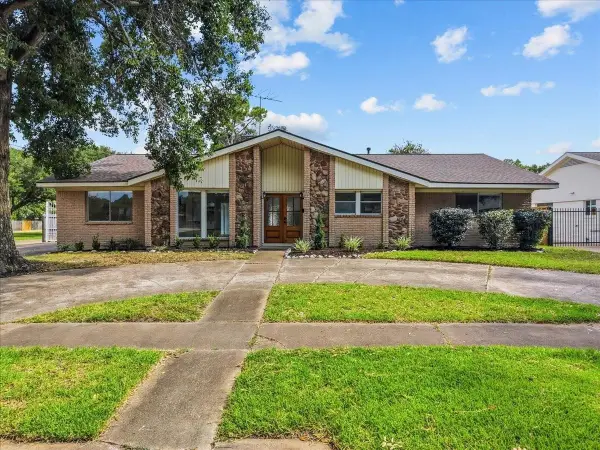 5762 Birdwood Road, Houston, TX 77096