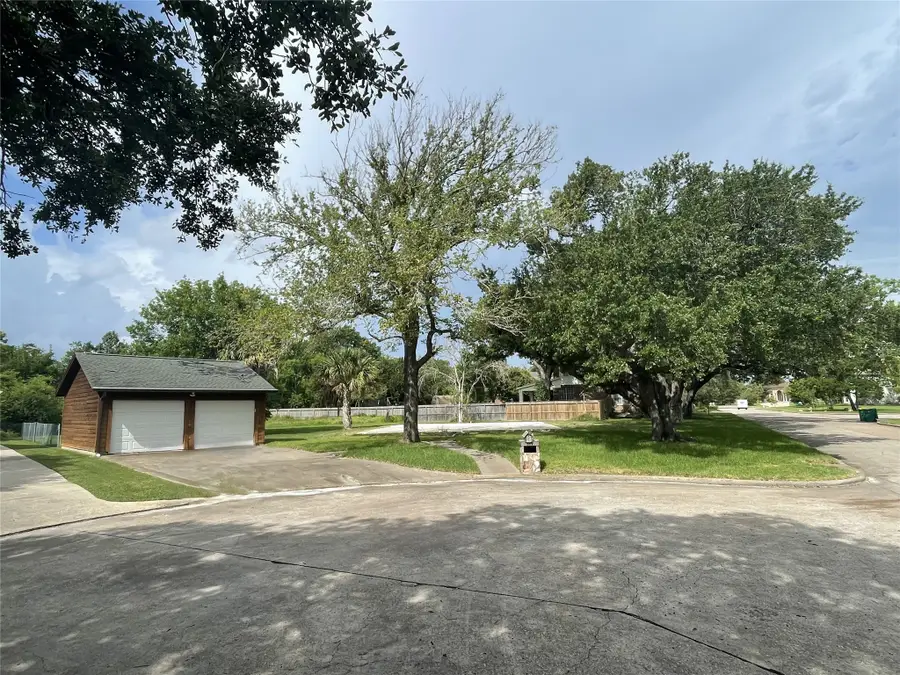 717 Quintana Roo Place, Seabrook, TX 77586 - #3