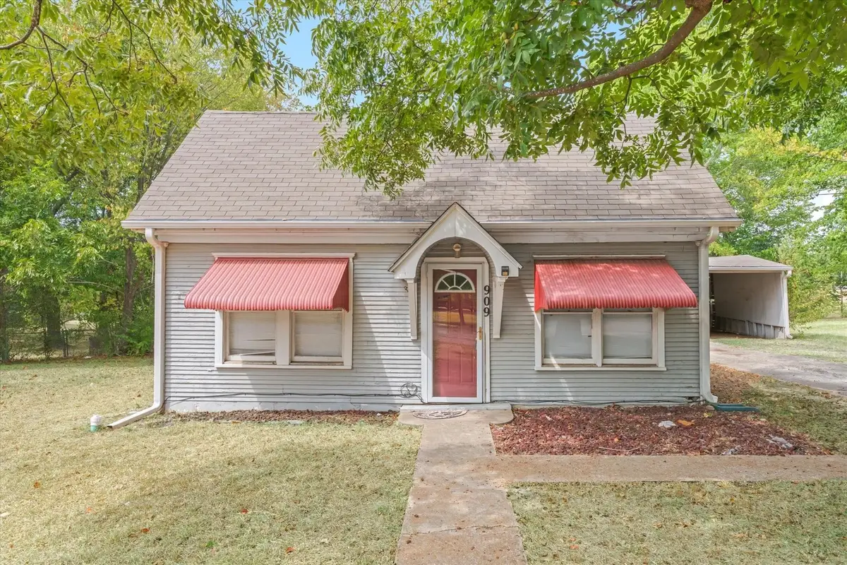 909 N Naid Street, Grand Saline, TX 75140 - #1