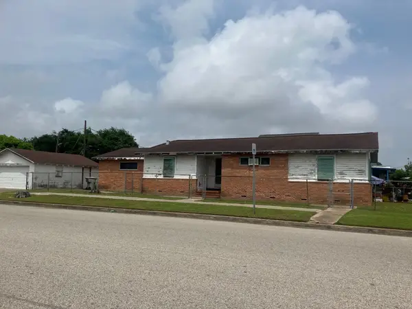 1020 40th Street Street, Galveston, TX 77550
