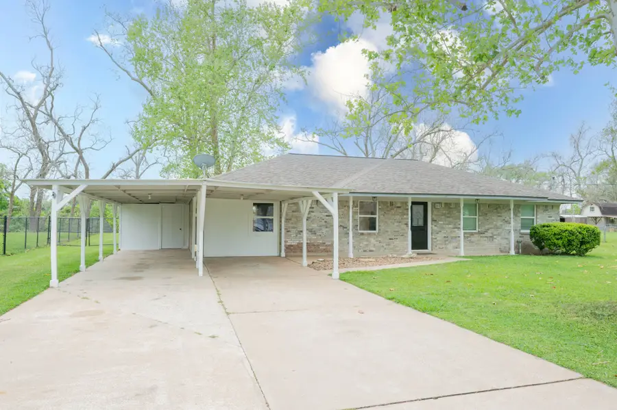 117 W Mahan Street, Richwood, TX 77531 - #3