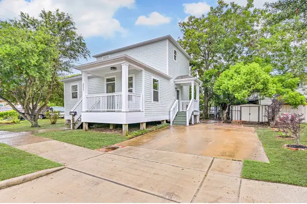 2311 Mary Moody Northern Boulevard, Galveston, TX 77551
