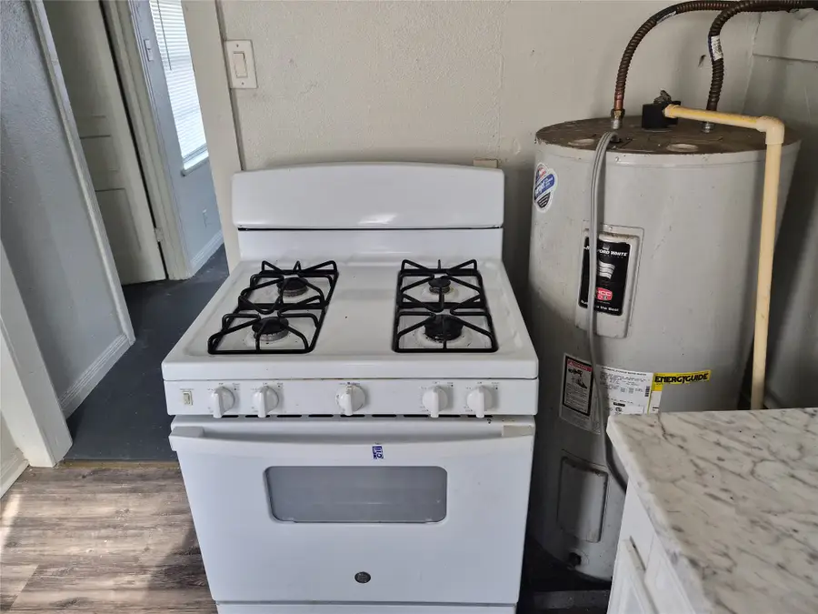 1135 5th Ave N, Texas City, TX 77590 - #3