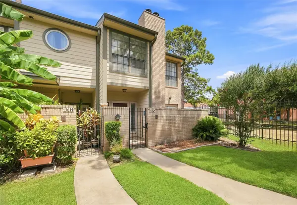 736 Country Place Drive #I, Houston, TX 77079