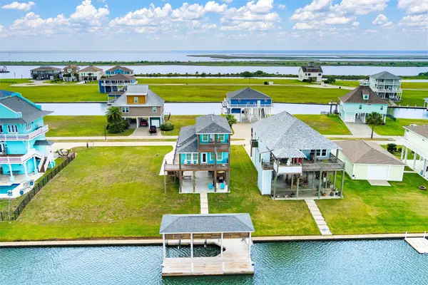 1900 Laguna Harbor Cove Boulevard, Port Bolivar, TX 77650