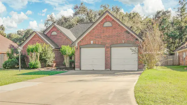 208 Balsam Street, Lake Jackson, TX 77566