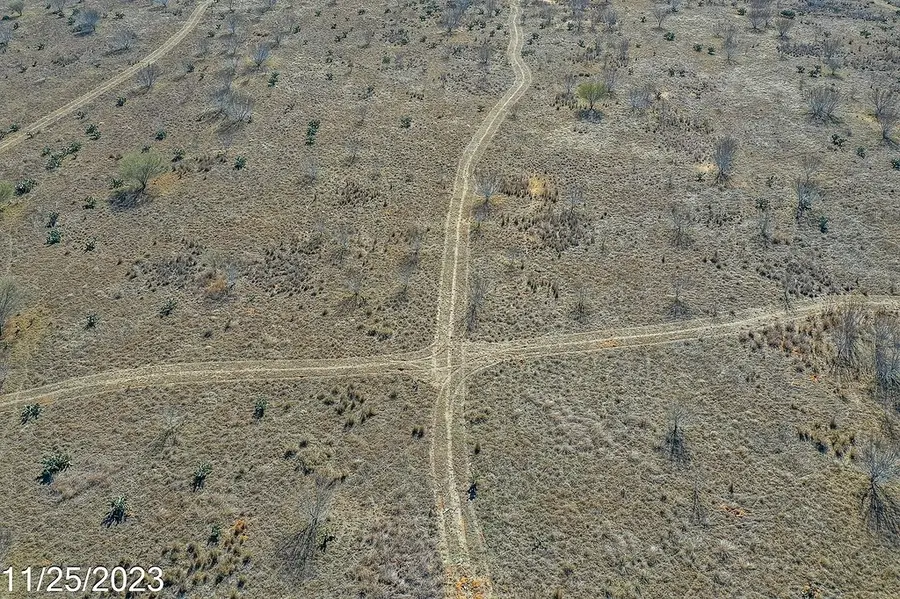 TR 3 000 W Us Hwy 85 Street, Dilley, TX 78017 - Image #3