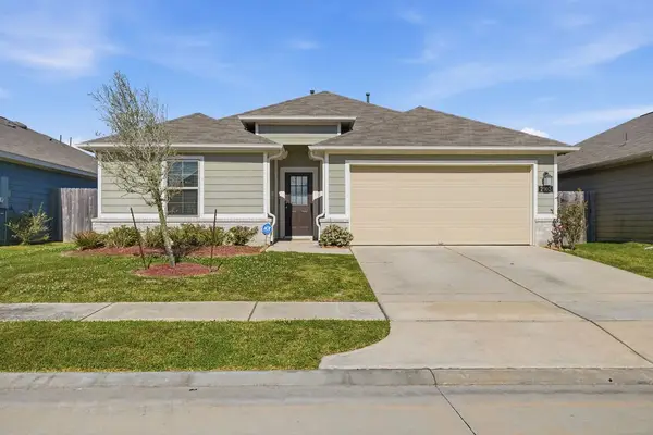 2502 Gelding Manor Drive, Alvin, TX 77511