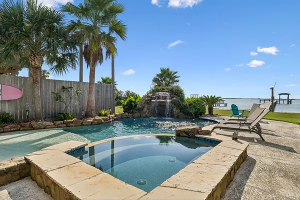 1623 Dick Bay Drive, San Leon, TX 77539
