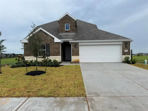 214 Cross Gable Lane, Dayton, TX 77535