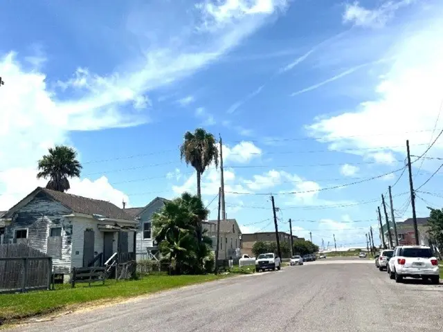 709 38th Street, Galveston, OS 77550 - #3