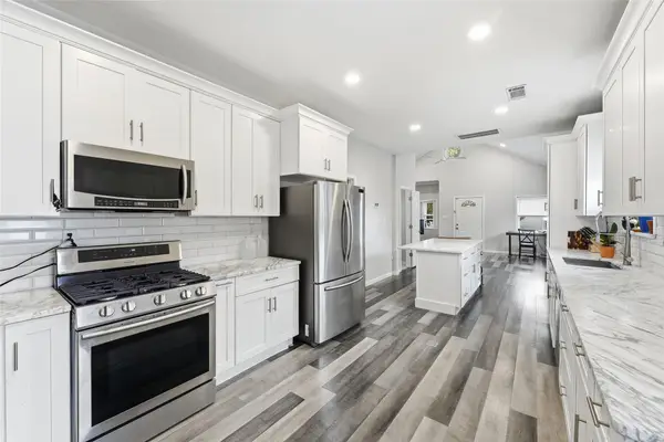 202 E 34th Street, Houston, TX 77018