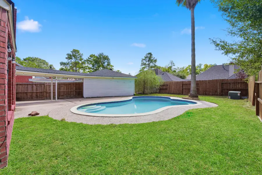 4534 Brook Shadow Drive, Kingwood, TX 77345 - Image #3