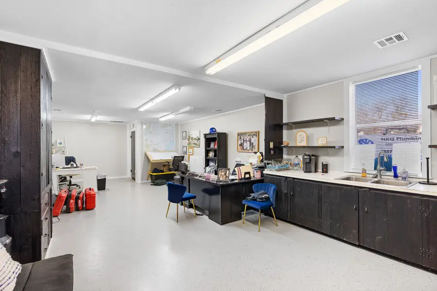 217 W Hill St, Navasota, TX 77868 - #3