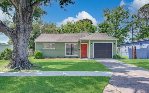 2802 Windsor Lane, Pasadena, TX 77506