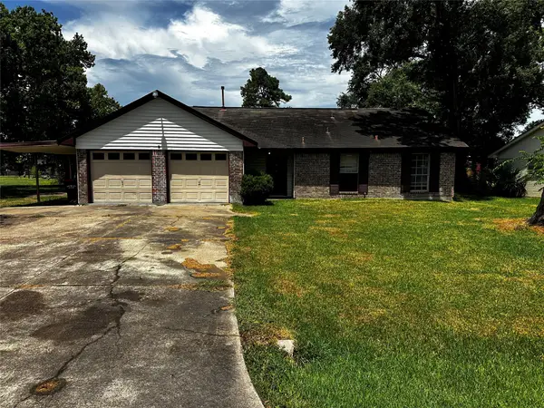 205 Honeysuckle Drive, Baytown, TX 77520