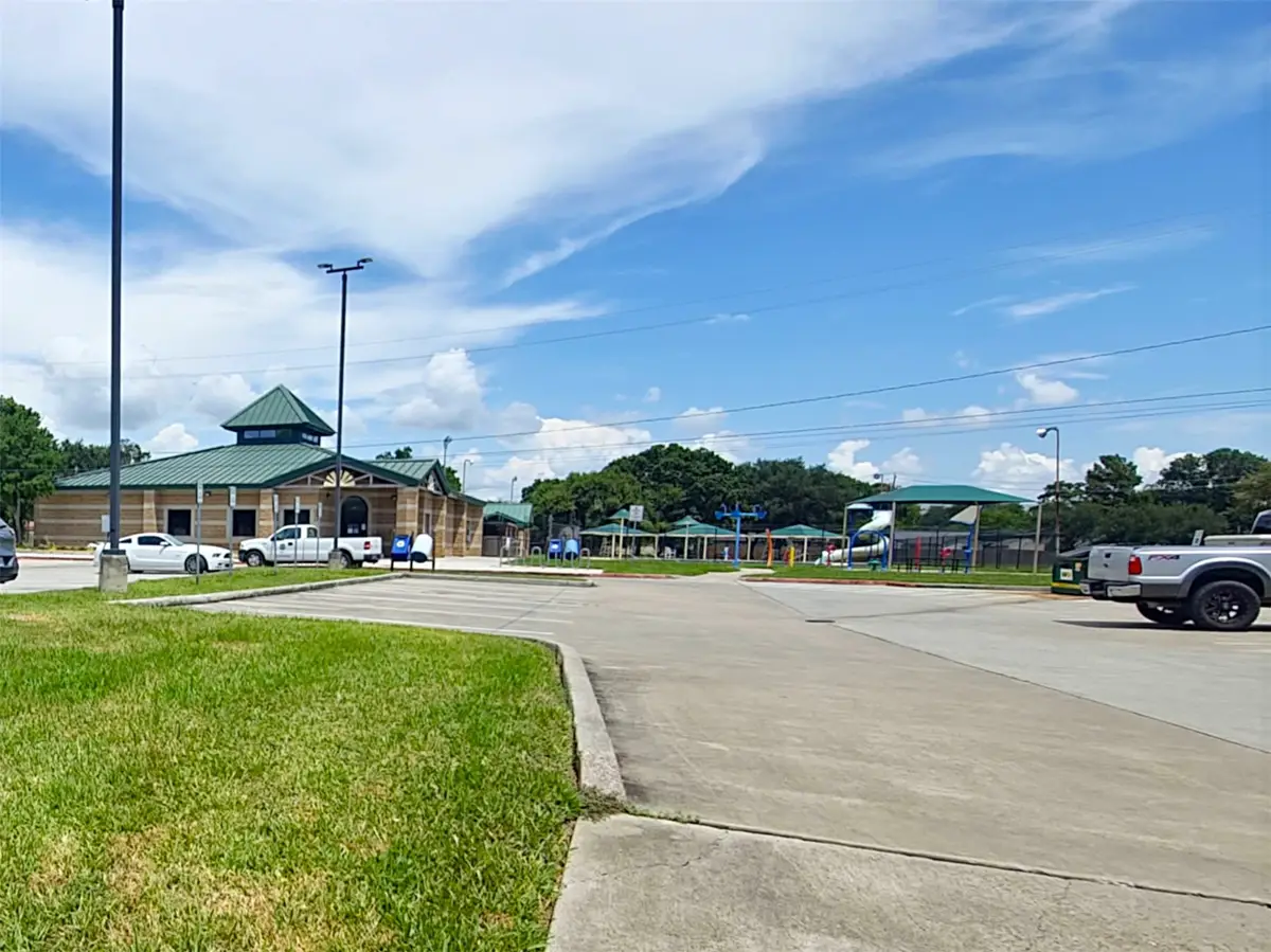 1003 W Hart Avenue, Pasadena, TX 77506 - #1