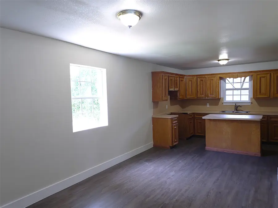 1003 W Hart Avenue, Pasadena, TX 77506 - #3