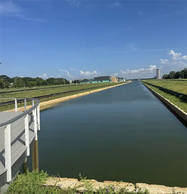 301 Seaway Drive, League City, TX 77573