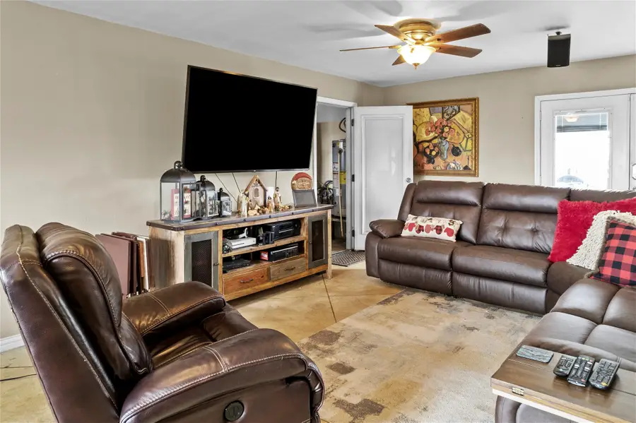 214 Yaupon Drive, Baytown, TX 77520 - Image #3