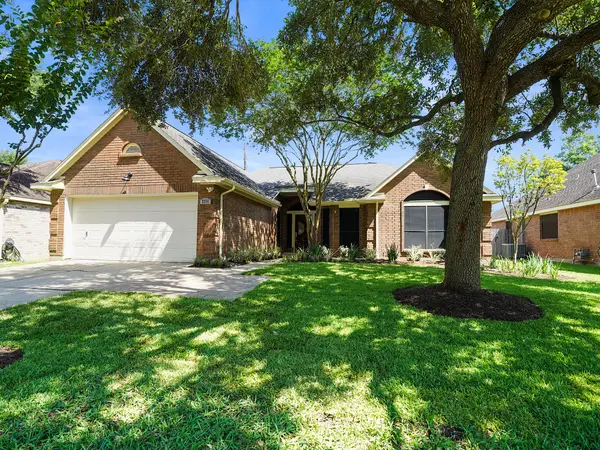 2711 N Peach Hollow Circle, Pearland, TX 77584