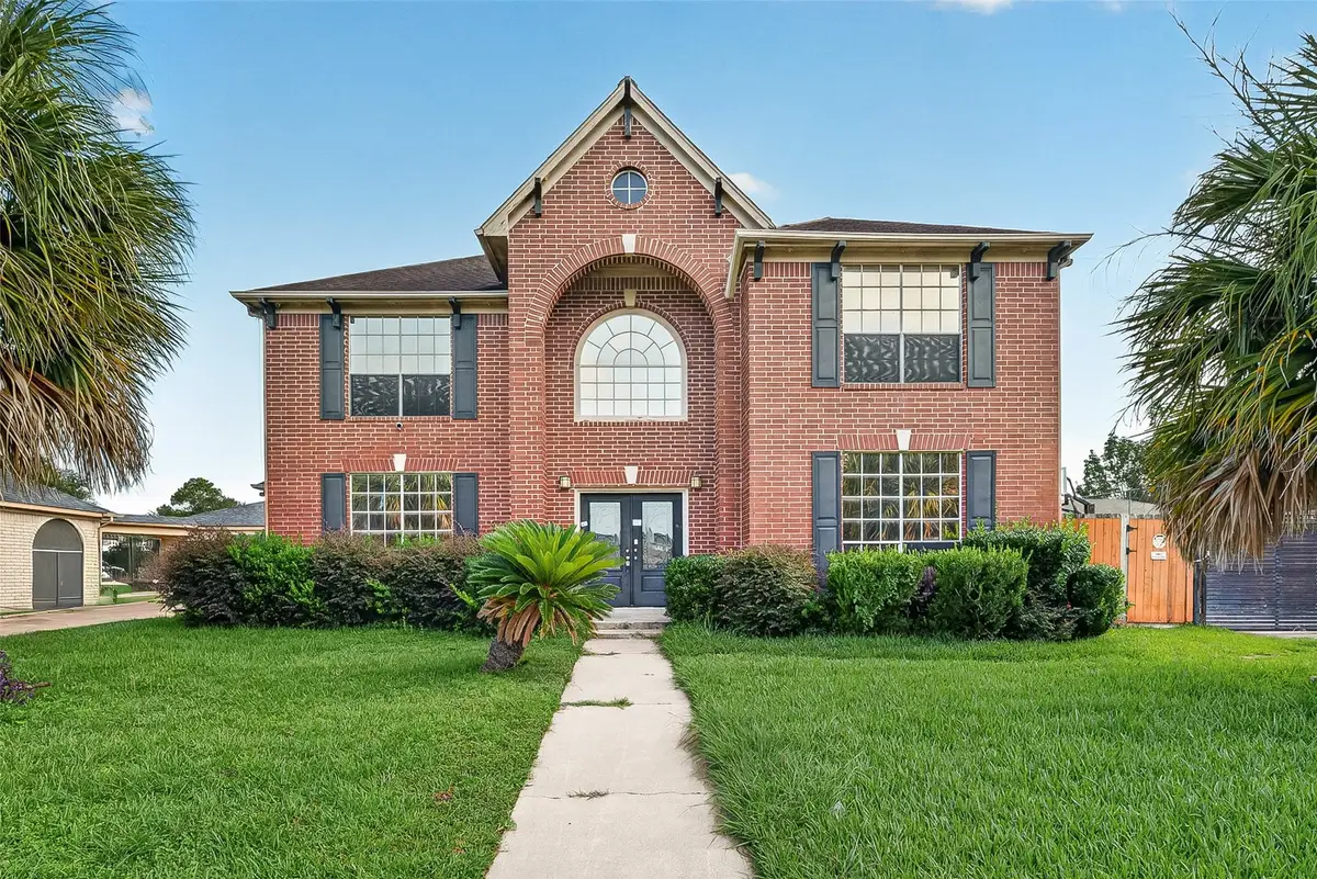 8102 Ashley Circle Drive N, Houston, TX 77071 - #1